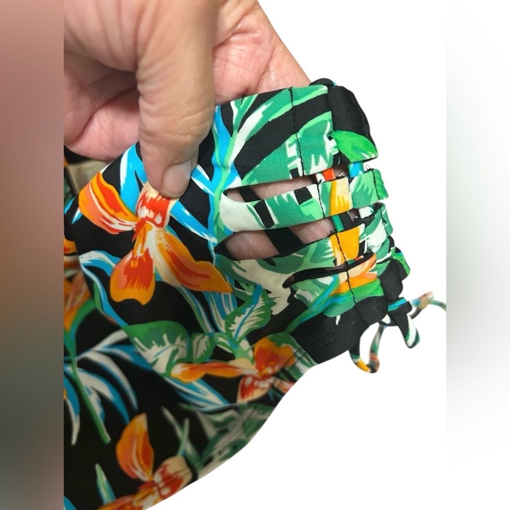 NWT Bikini Bottom    - Picture 11 of 16